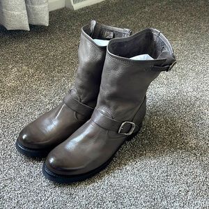 FRYE Grey Womens Boots sz 10